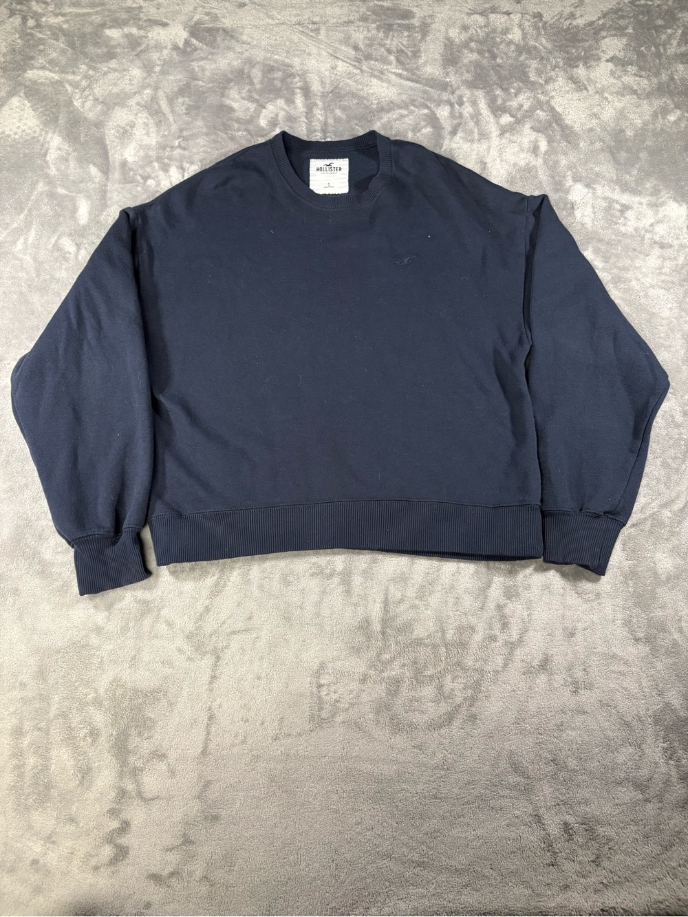 Hollister Men's Dark Navy Crewneck Pullover Sweatshirt
